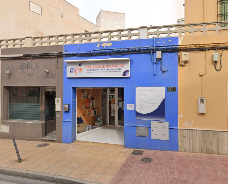 Fachada de RL Servicio Informático en La Cañada de San Urbano, Almería